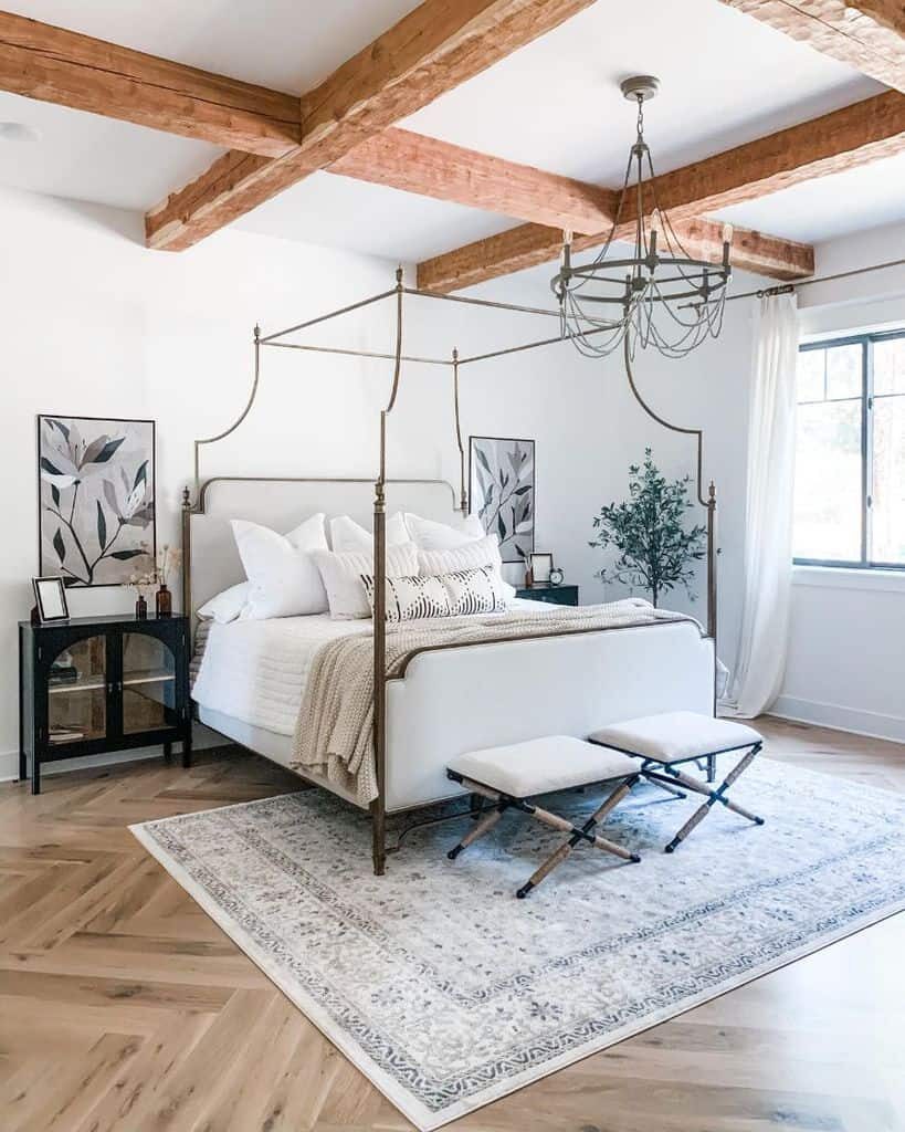 Statement Farmhouse Bed: The Centerpiece of Your Modern Farmhouse Bedroom