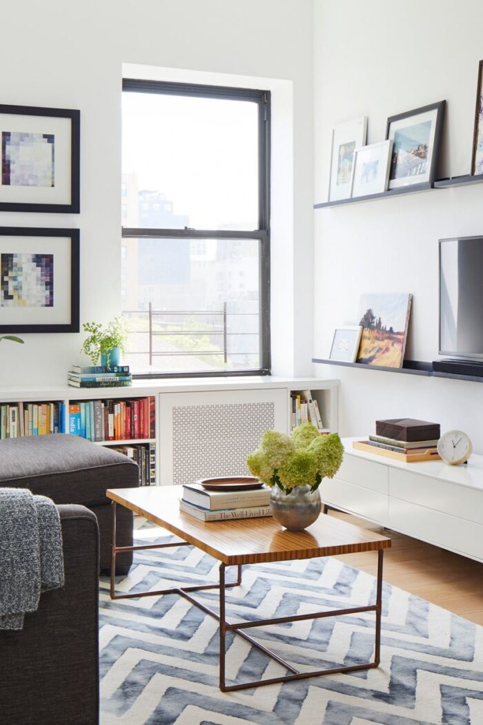 10 Charming Small Living Room Layout Ideas Featuring a TV