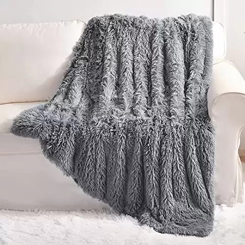 YUSOKI Grey Faux Fur Throw Blanket,2 Layers,50