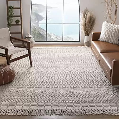 SAFAVIEH Natura Collection Area Rug - 8' x 10', Ivory, Handmade Moroccan Boho Wool Fringe, Ideal for High Traffic Areas in Living Room, Bedroom (NAT852B)
